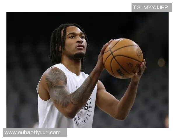 年轻球员激情四溢文班遭双人犯规卡斯尔与米奇争执双双被罚