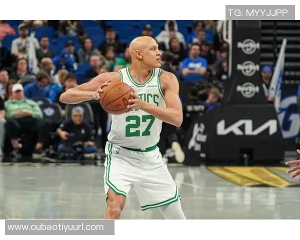 沃尔什全场最高前场板助力球队表现出色14分11板成关键球员